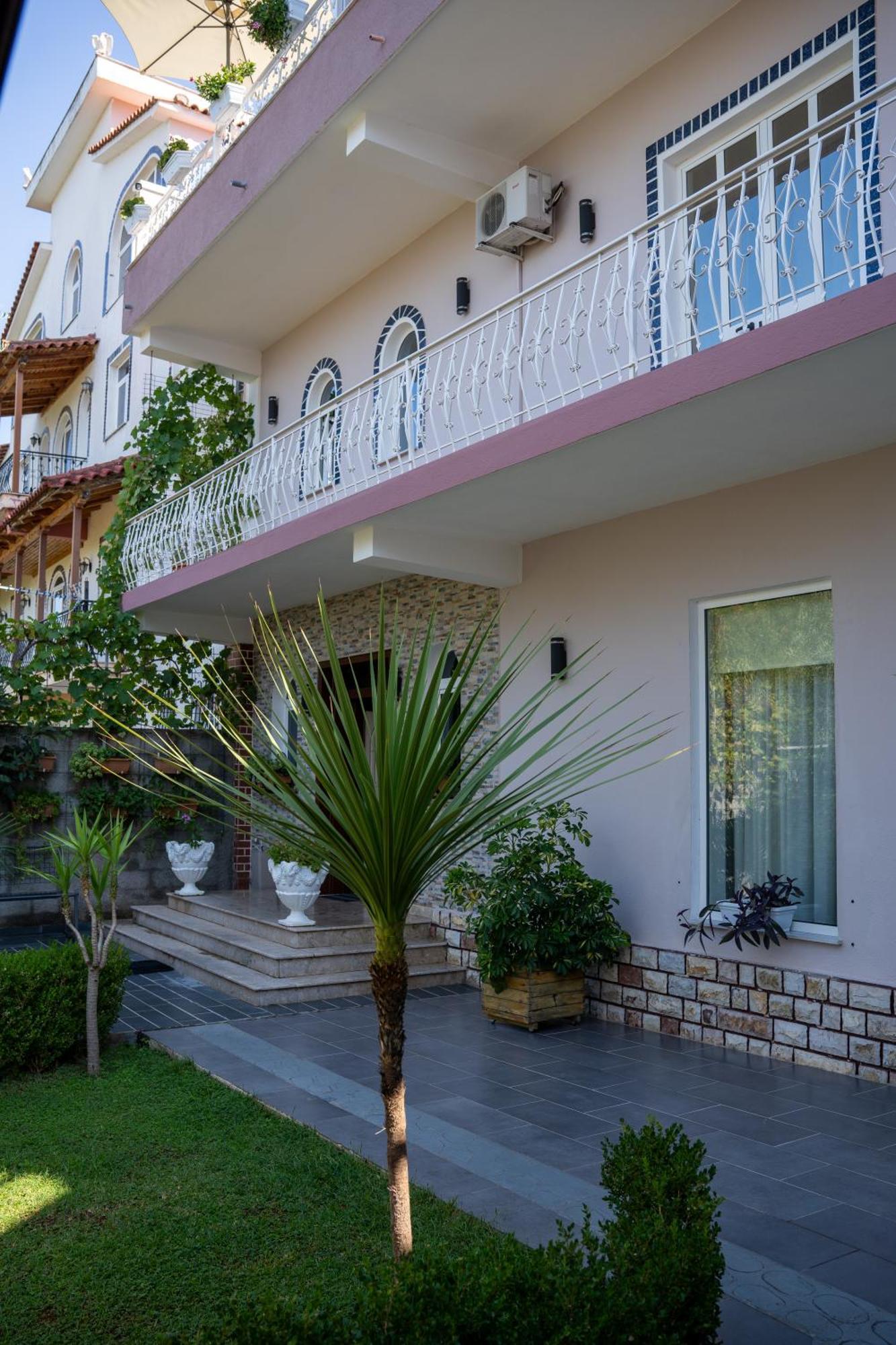 Alesio Guest House Krujë Exteriér fotografie