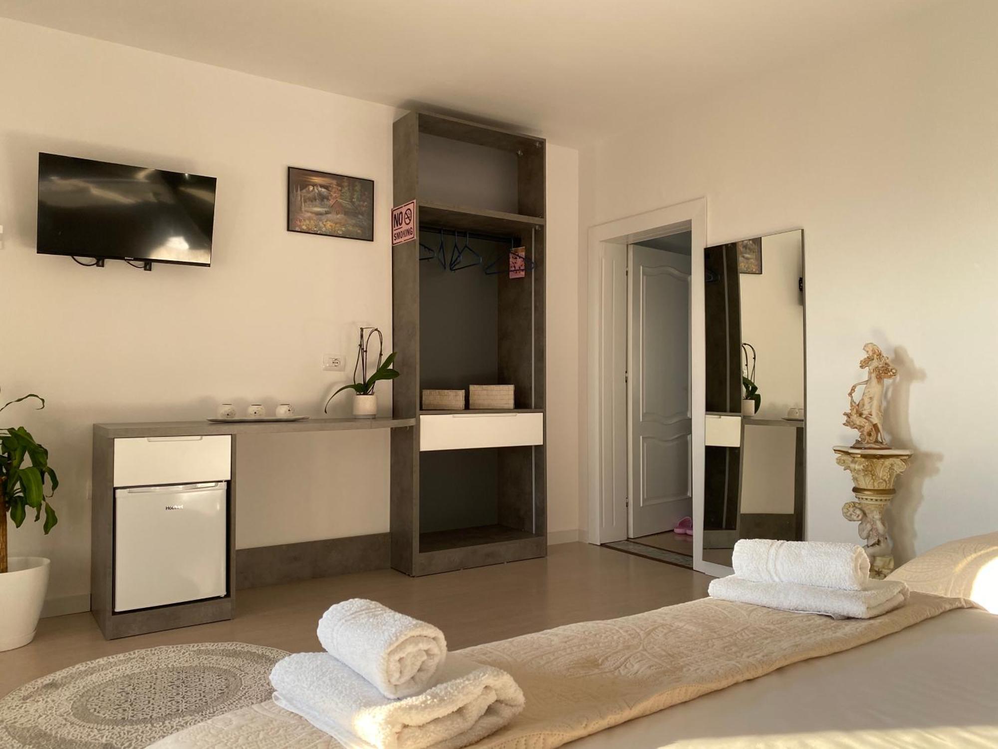 Alesio Guest House Krujë Exteriér fotografie