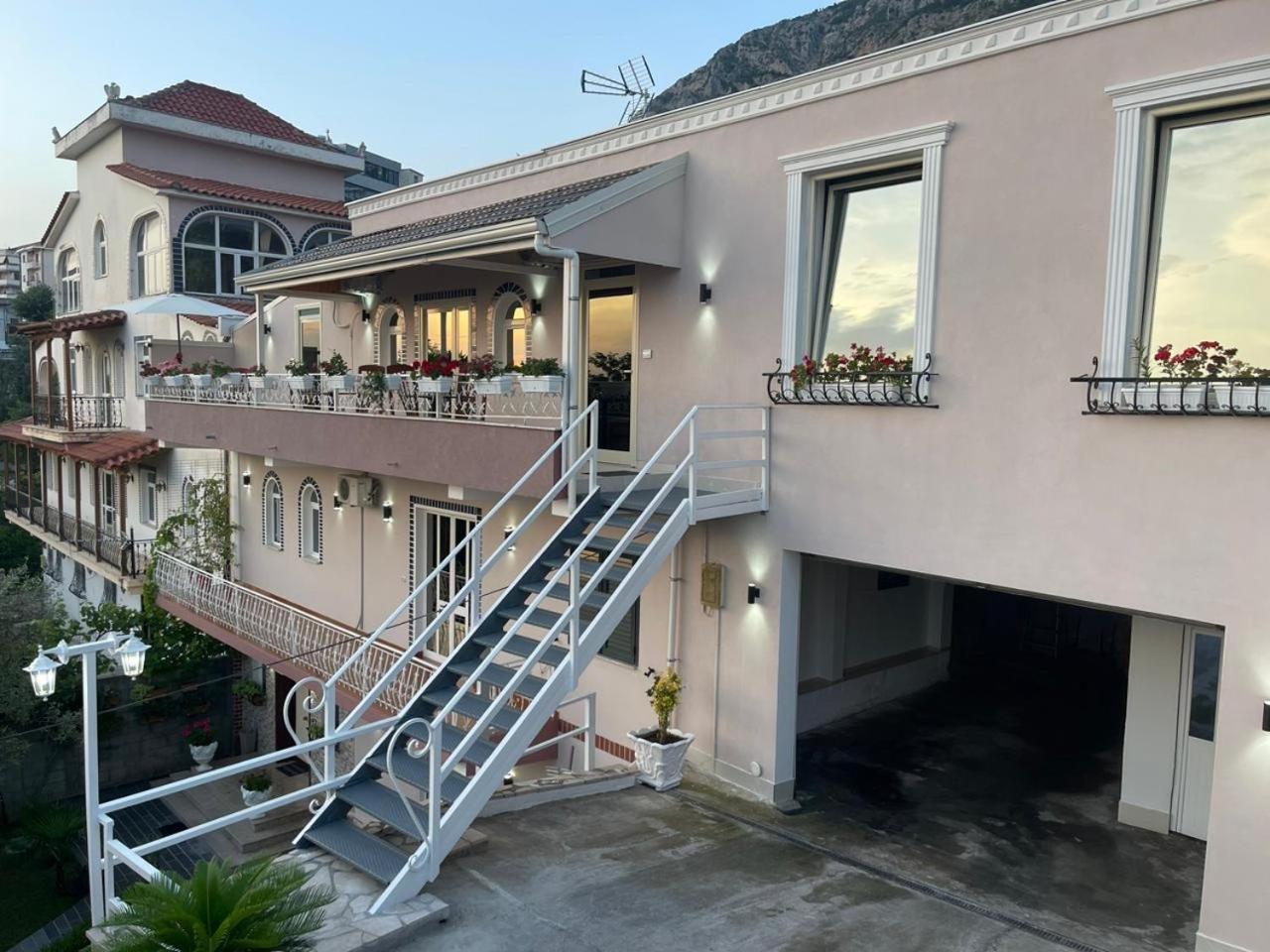 Alesio Guest House Krujë Exteriér fotografie
