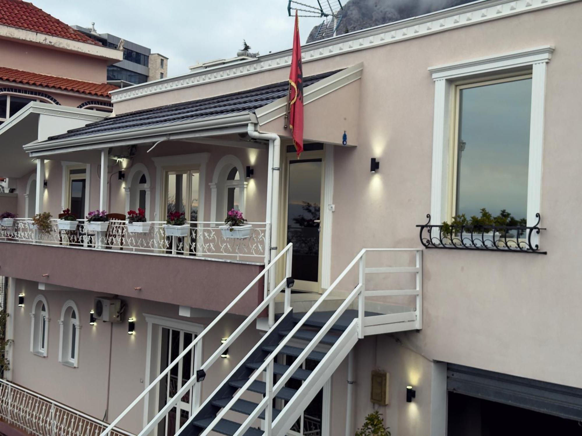 Alesio Guest House Krujë Exteriér fotografie